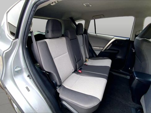 Used 2013 Toyota RAV4 LE FWD image 20