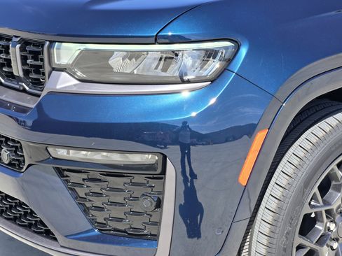 New 2026 Jeep Grand Cherokee L Summit w/ Obsidian Package AWD/4WD image 7