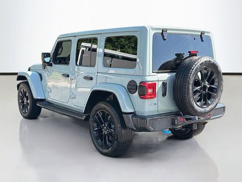 Used 2024 Jeep Wrangler Unlimited Sahara w/ Technology Group AWD/4WD image 8