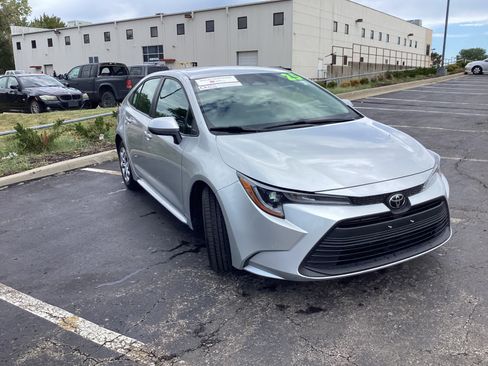 Certified 2025 Toyota Corolla LE FWD image 25