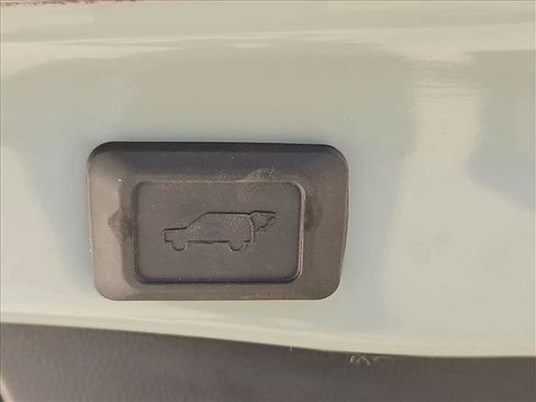 Used 2022 Toyota RAV4 XLE w/ Convenience Package FWD image 7