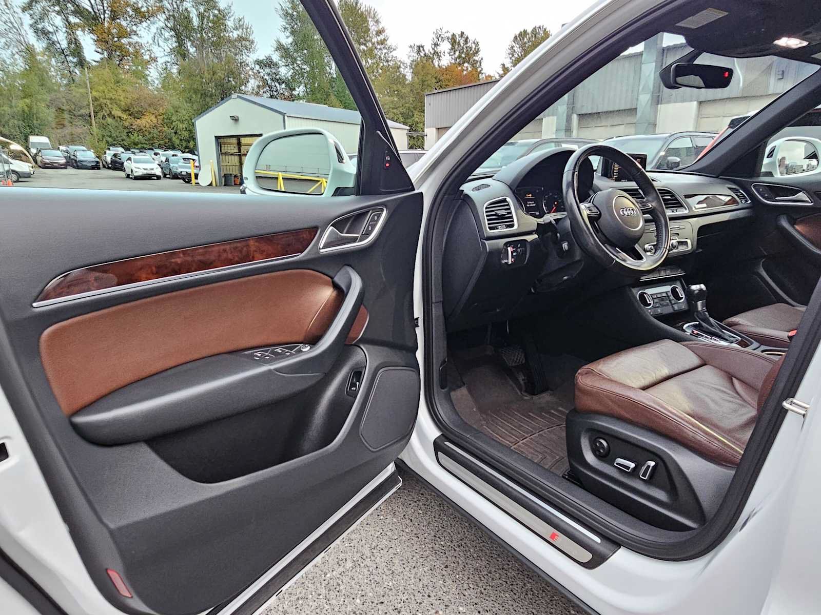 Used 2018 Audi Q3 2.0T Premium Plus w/ Premium Plus Package AWD/4WD image 20