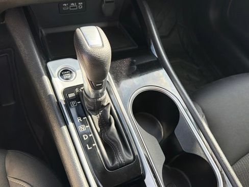 Used 2024 Nissan Altima 2.5 SV FWD image 25