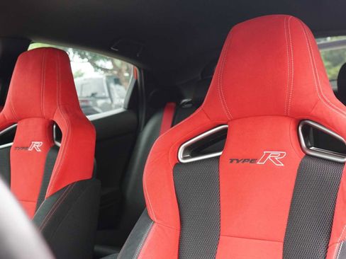 Used 2018 Honda Civic Type R image 10