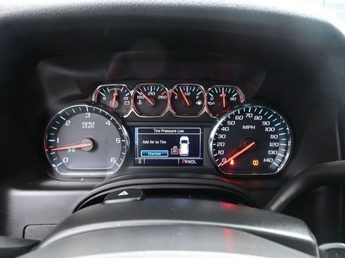 Used 2020 Chevrolet Suburban LT image 10