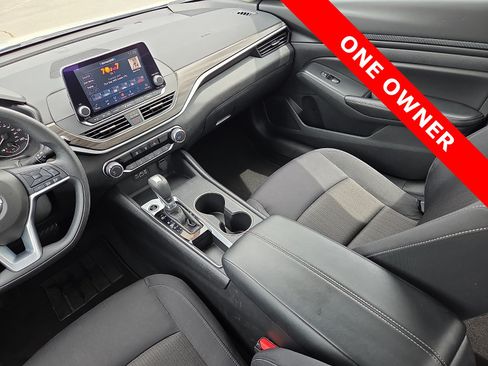 Used 2025 Nissan Altima 2.5 SV FWD image 12