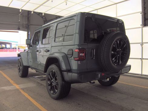Used 2025 Jeep Wrangler Unlimited Sahara w/ Safety Group AWD/4WD image 14