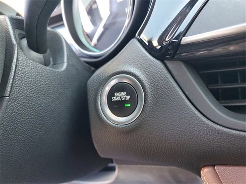 Used 2017 Buick Envision Essence image 23