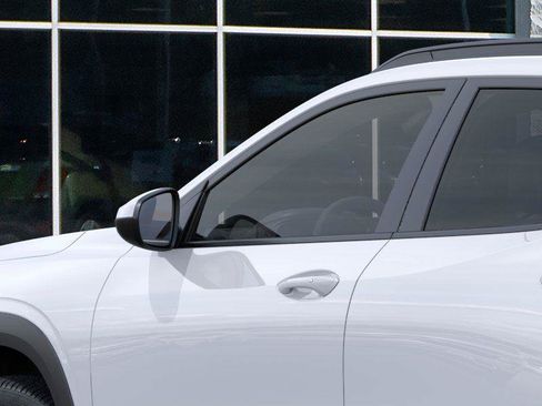 New 2026 Chevrolet Trax LT w/ LT Convenience Package FWD image 12