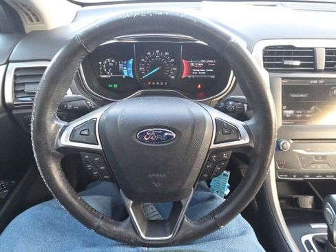 Used 2014 Ford Fusion SE w/ Equipment Group 202A image 32