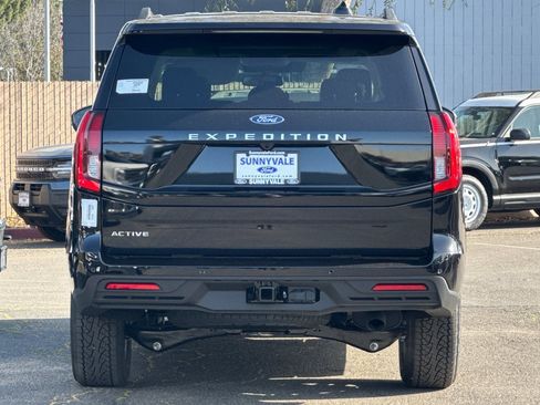 New 2026 Ford Expedition Active image 13