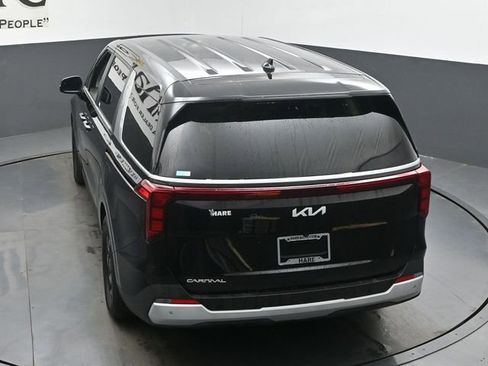 Used 2025 Kia Carnival FWD image 56