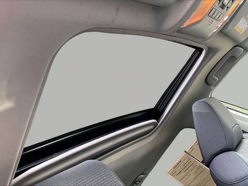 Used 2019 Toyota RAV4 XLE w/ Convenience Package AWD/4WD image 14