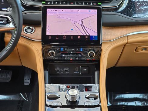 New 2025 Jeep Grand Cherokee Summit image 32