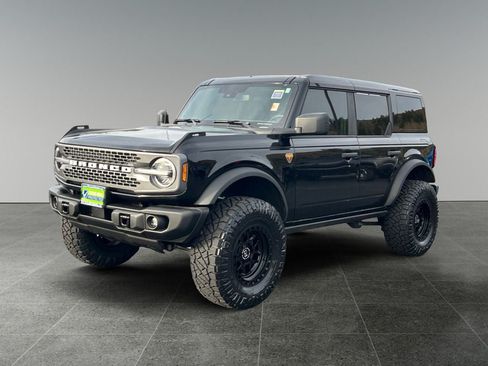 Used 2025 Ford Bronco Badlands AWD/4WD image 3