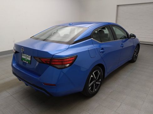 Used 2025 Nissan Sentra SV FWD image 9