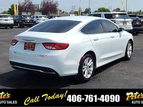 Used 2016 Chrysler 200 Limited image 4