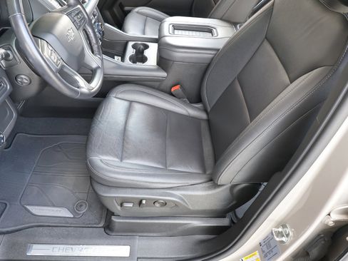 Used 2022 Chevrolet Tahoe Z71 w/ Luxury Package image 37