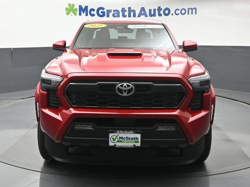 Used 2025 Toyota Tacoma TRD Sport AWD/4WD image 6