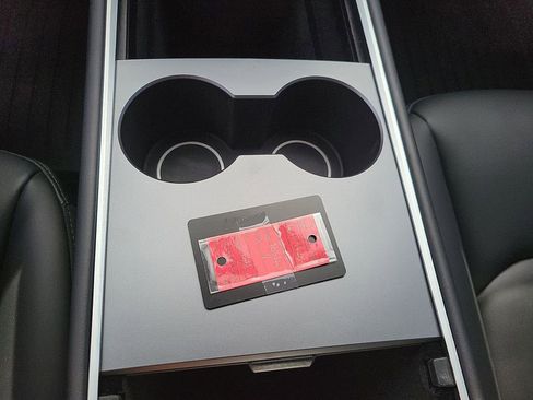 Used 2024 Tesla Model Y Long Range image 17