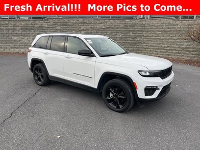 Used 2023 Jeep Grand Cherokee Limited w/ Black Appearance Package