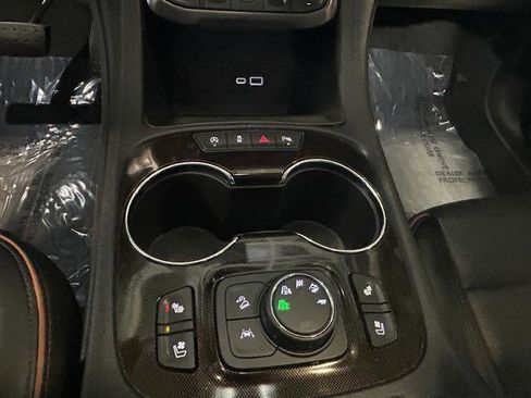 Used 2021 GMC Acadia AT4 w/ Technology Package image 19