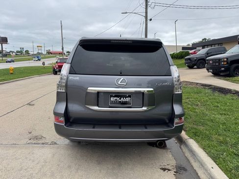 Used 2016 Lexus GX 460 w/ Premium Package AWD/4WD image 4