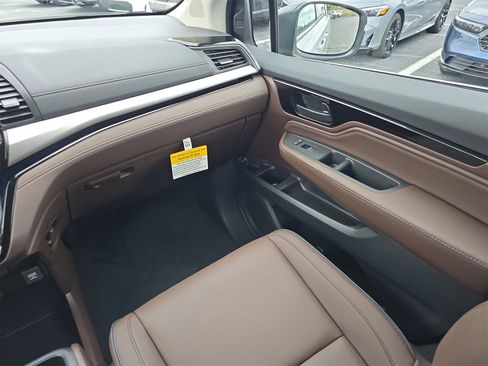 New 2026 Honda Odyssey Touring image 14