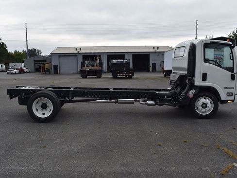 New 2025 Isuzu NPR image 8