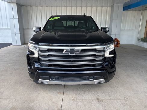 Used 2025 Chevrolet Silverado 1500 High Country w/ Technology Package image 2