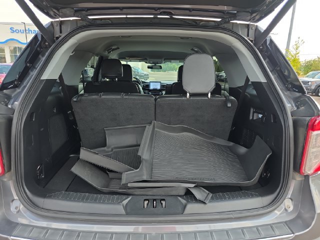 Used 2022 Ford Explorer Limited w/ Equipment Group 301A RWD image 14