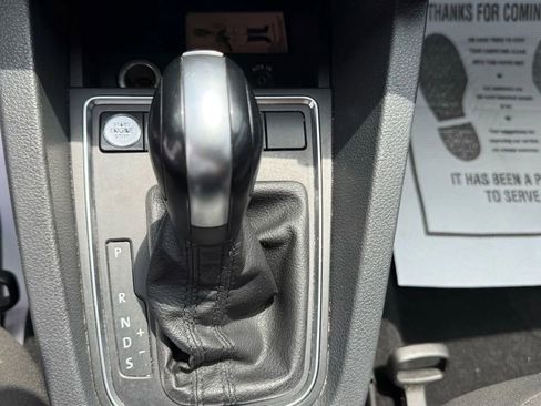 Used 2015 Volkswagen Jetta SE FWD image 23