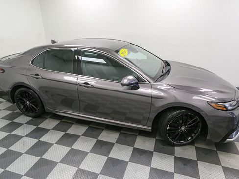 Used 2024 Toyota Camry XSE FWD image 5
