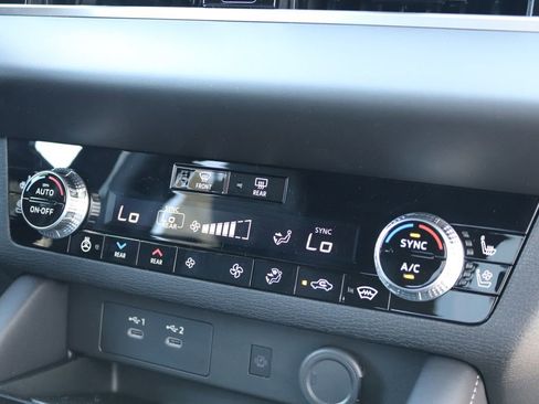 New 2026 Mitsubishi Outlander SEL Black Edition AWD/4WD image 7