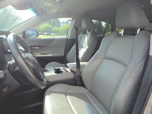 Used 2023 Toyota Venza XLE AWD/4WD image 14