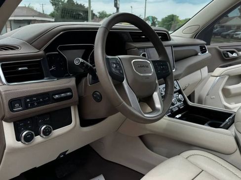 Used 2021 GMC Yukon XL Denali w/ Denali Premium Package AWD/4WD image 28