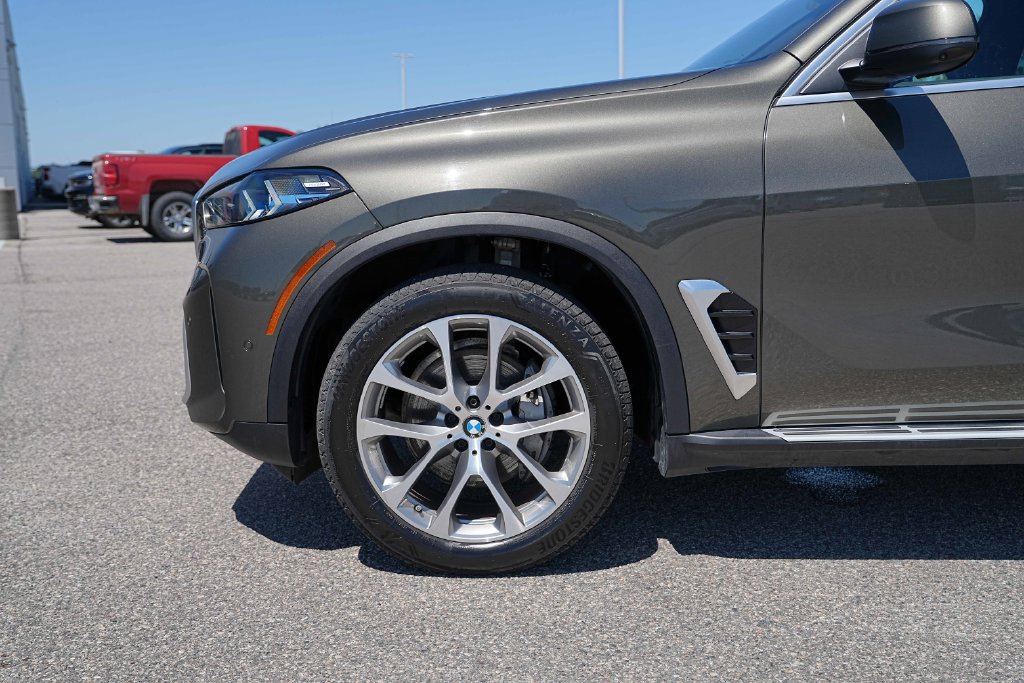 Used 2026 BMW X5 xDrive40i AWD/4WD image 12