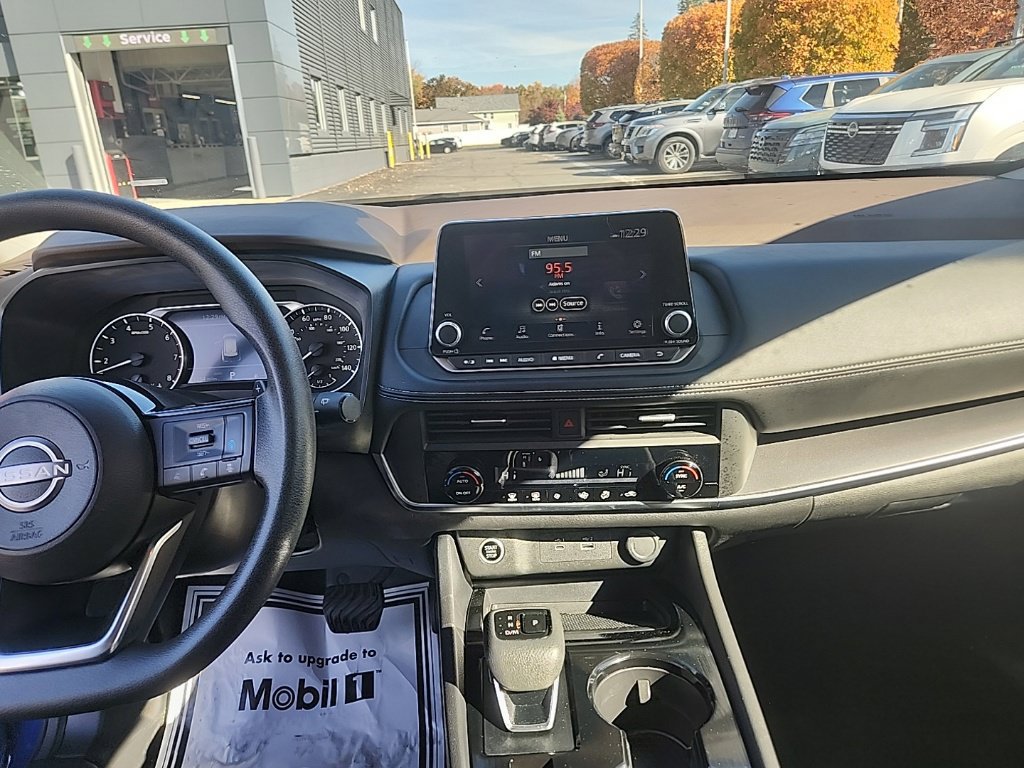 Used 2023 Nissan Rogue SV AWD/4WD image 17