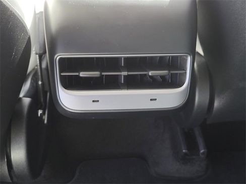 Used 2023 Tesla Model Y Long Range image 15