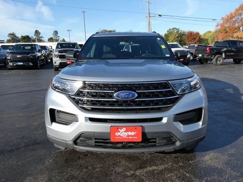 Used 2020 Ford Explorer XLT image 9