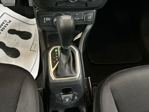 Used 2018 Jeep Renegade Sport w/ Power & Air Group image 17