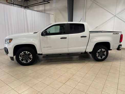 Used 2022 Chevrolet Colorado Z71 AWD/4WD image 2
