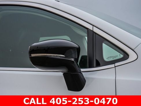 Used 2024 Chrysler Pacifica Limited FWD image 72