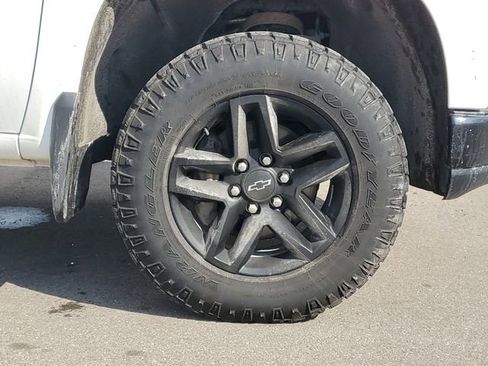 Used 2020 Chevrolet Silverado 1500 Custom Trail Boss w/ Custom Convenience Package AWD/4WD image 5