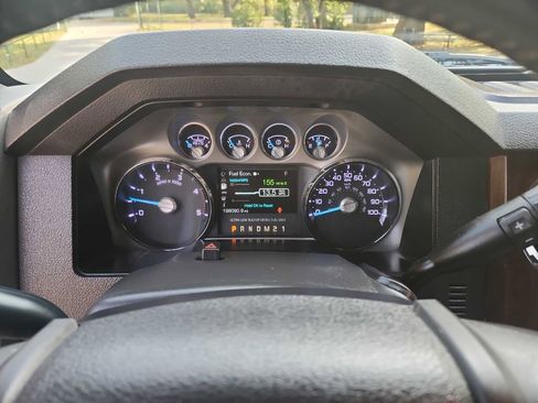 Used 2011 Ford F250 Lariat w/ Lariat Interior Pkg image 21