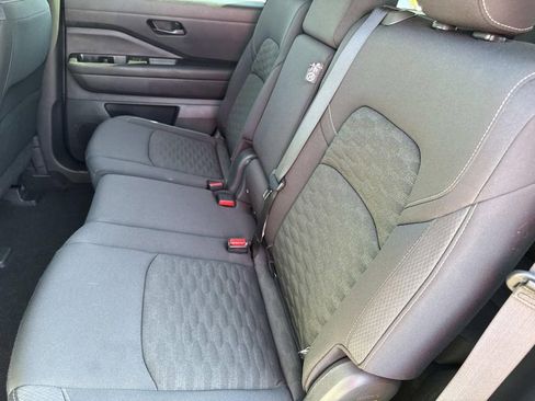 Certified 2024 Nissan Pathfinder SV image 14