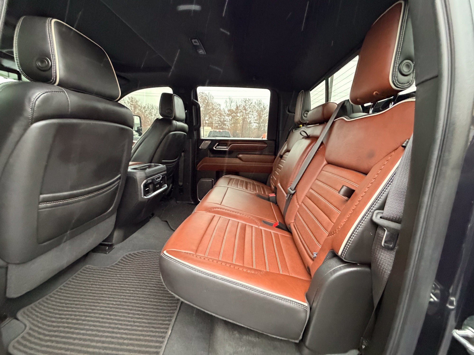 Used 2024 GMC Sierra 3500 Denali Ultimate AWD/4WD image 14