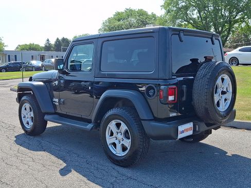 Used 2019 Jeep Wrangler Sport AWD/4WD image 4