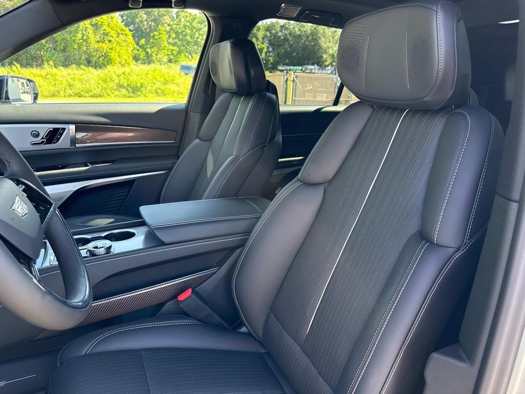 New 2026 Cadillac Vistiq Sport w/ LPO, Floor Liner Package AWD/4WD image 22