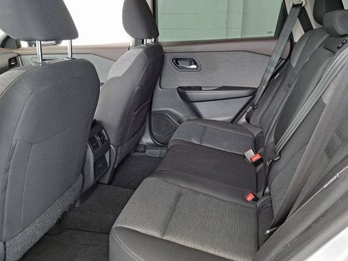 Used 2023 Nissan Rogue SV FWD image 23